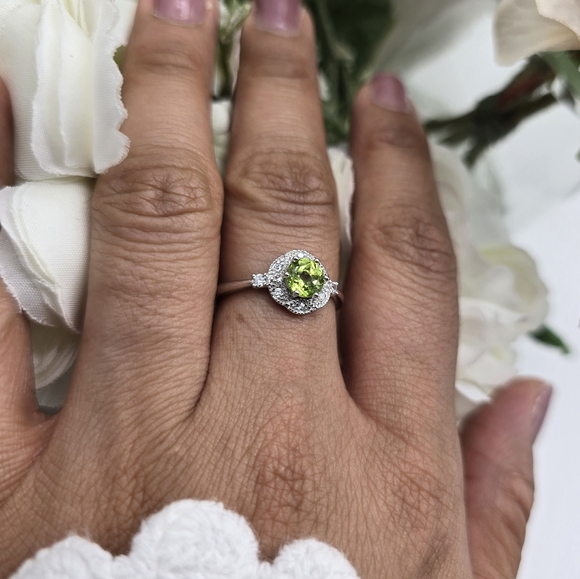 ♥️ AUGUST LOVE RING - Picture 5 of 7